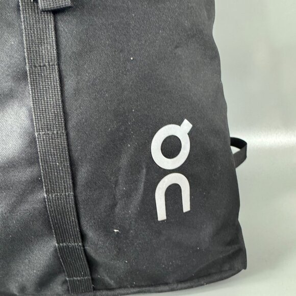 NWOT On Running The Ambassador Tote Backpack. Black - Picture 3 of 12